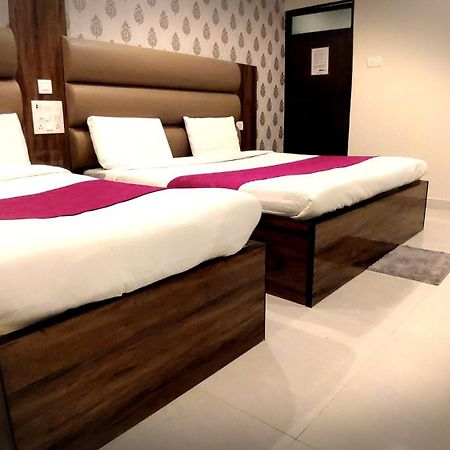 City Hotel Prayagraj Camera foto